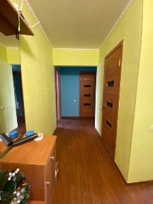 Продам двухкомнатную квартиру в районе пересеч. улиц Магнитная и Гёте.