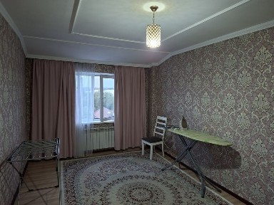 Продается 3-х ком квартира, в мкр Кокжиек, состояние хорошее.