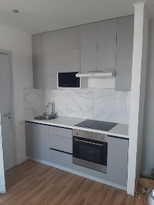 Времянку с мебелью, бытовой техникой.