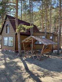 Два уютных дома на берегу озера Щучье