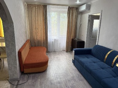 Сдам 2 комнатную квартиру рядом с дворцом металлургов