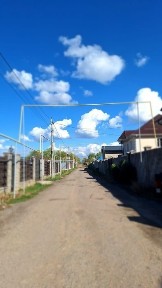 Дом в 15 минутах от города.