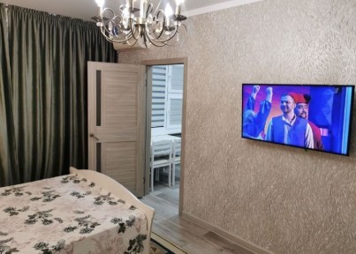 2000 тенге Час. 1-но комнатная в центре. Абая