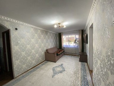 Продается 2-х комнатная квартира в центре города!