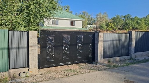 Продам или меняю добротный дом на квартиру в городе