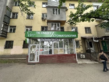 Сдам в аренду 1 стом кресло из двух