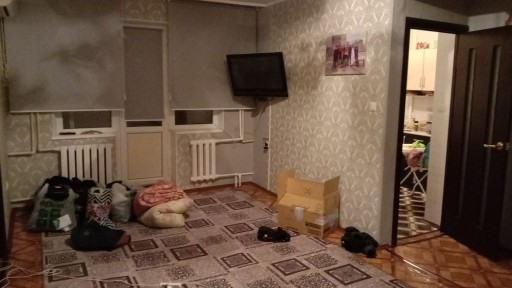 Продам 2к. кв, р-н Спутник, 2/4 требует ремонта