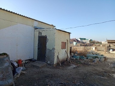 Времянка екеу, биреуи жанадан салынган