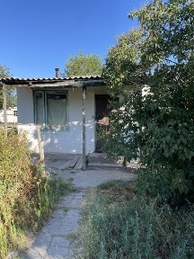 Үй сатылады 10 соттық жерімен