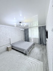 Сдам посуточно 1 ком евро квартиру на мкр Каратал