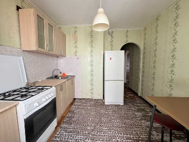 Сдается 2-х ком. кв. в центре, район института Евразия по Сарайшык