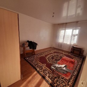 Продаеться 1 комнатная квартира в 10 мкр, 10 дом