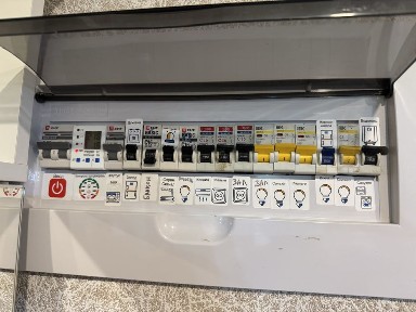 Квартира 2км молодежный 15