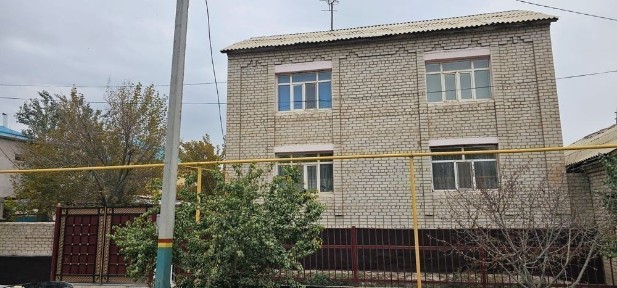 Продаётся дом, 3 уровня