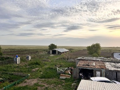 Продам дом и откормочную базу.