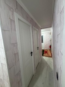 Төле би көшесі 44 дом 38 кв 3 бөлмелі кухня/лодж бөлек жиһаздарымен!