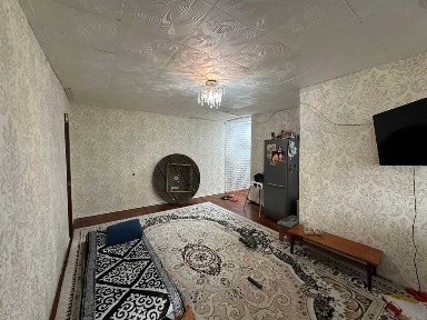 Срочно продам 2 комнатную не угловая и средний этаж, помогу с ипотекой