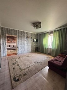 Бес болмелы жер уи сатылады