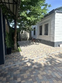 Дом небольшой парк Победы