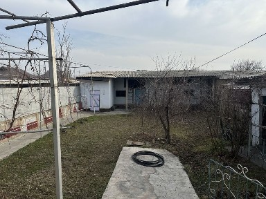 Қала орталығында 2 этажды үй тез арада сатылады