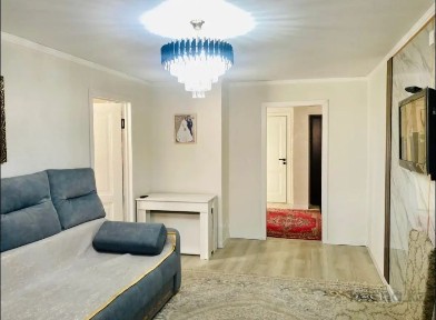 /Продам уютную, теплую 3-комн. квартиру с мебелью и техникой за ДК!