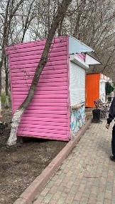 Срочно продам киоск 2 на 2 м, обращатся по номеру