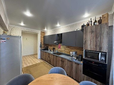 # 3 комнатная квартира с потолками 3 метра, сделан капитальный ремонт