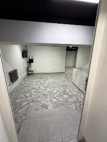 Сдам проходное место в центре батыса первая линия, парковка, вай фай.