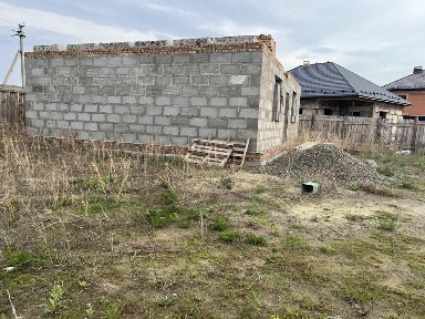 Недостроенный дом, коробка 80 квадратов, фундамент для 2-х этажей
