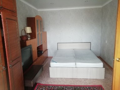 Сдам трёх комнатную улучшенную квартиру в центре города