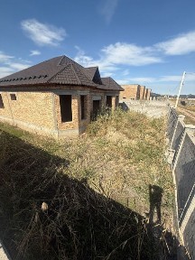 дом имееться цокальный этаж