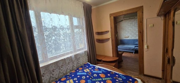 Сдам 3-х комнатную квартиру на длительный срок в центре города