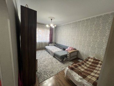 Продам однокомнатную квартиру на розыбакиева 145 угол басенова