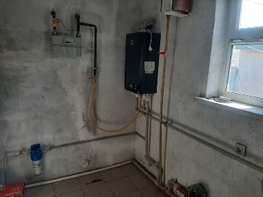 Дом 180кв и ком. пом 320кв, по ул 068, пересеч ул. М. Маметова.