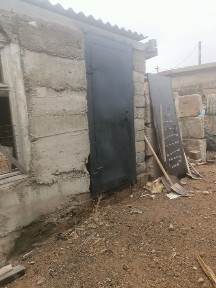 Продам или обменяю на квартиру почти готовый дом в Пригороде свет ест