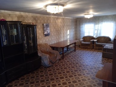 Уштобе продается4 комнатный дом 2 каридору квартиру Отопление паравой