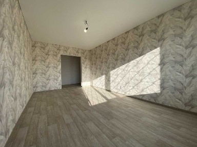 ТРЁХКОМНАТНАЯ КРАСОТКА в центре города! Пр. Мира 1 этаж/9. НЕ угловая!