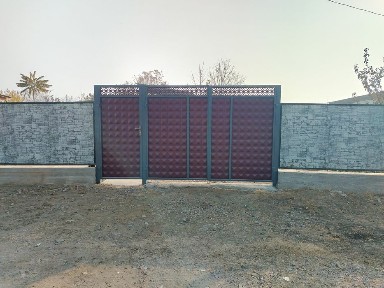 Продаётся уютный дом с участком под строительство!