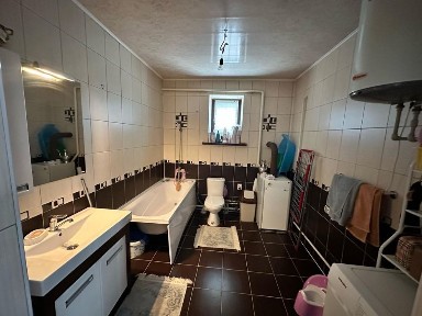 Жеке екі қабатты үй