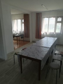 Посуточно, в 7 мкр, недалеко от 5мкр-на 5комнат, все удобства.