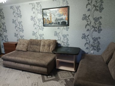 Сдаётся квартира двухкомнатная с ремонтом.