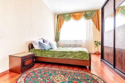 сдам чистую 2 ком кв