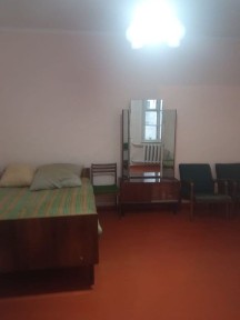 Сдается пол дома с хозяйкой