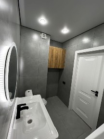 Срочно продаю новую 2-комнатную квартиру в медеуском районе!