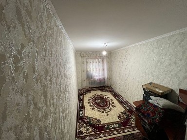 СРОЧНО! 3 ком квартира, кирпичный дом, 3 этаж.