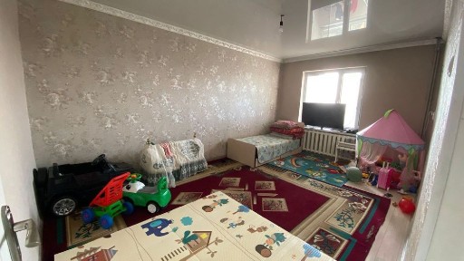 Арыс қаласы Байтурсынов 110 3 бөлмелі пәтер сатылады.