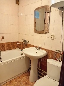 Сдаётся 2-х комнатная квартира 16 мкр 43 дом на долгий срок