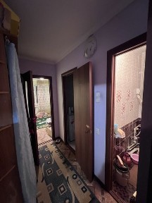 продается 2 комнатная квартира на 2 этаже в микр молодежный дом 49А