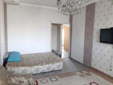 Сдаётся 2-комн., 5 этаж, 10 мкр.