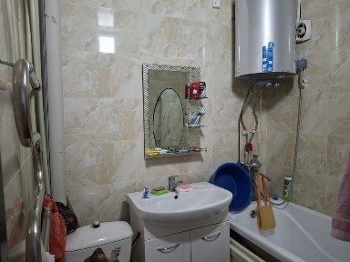 Продаётся квартира в центре 2- х ком 2- ой этаж с полной обстановкой